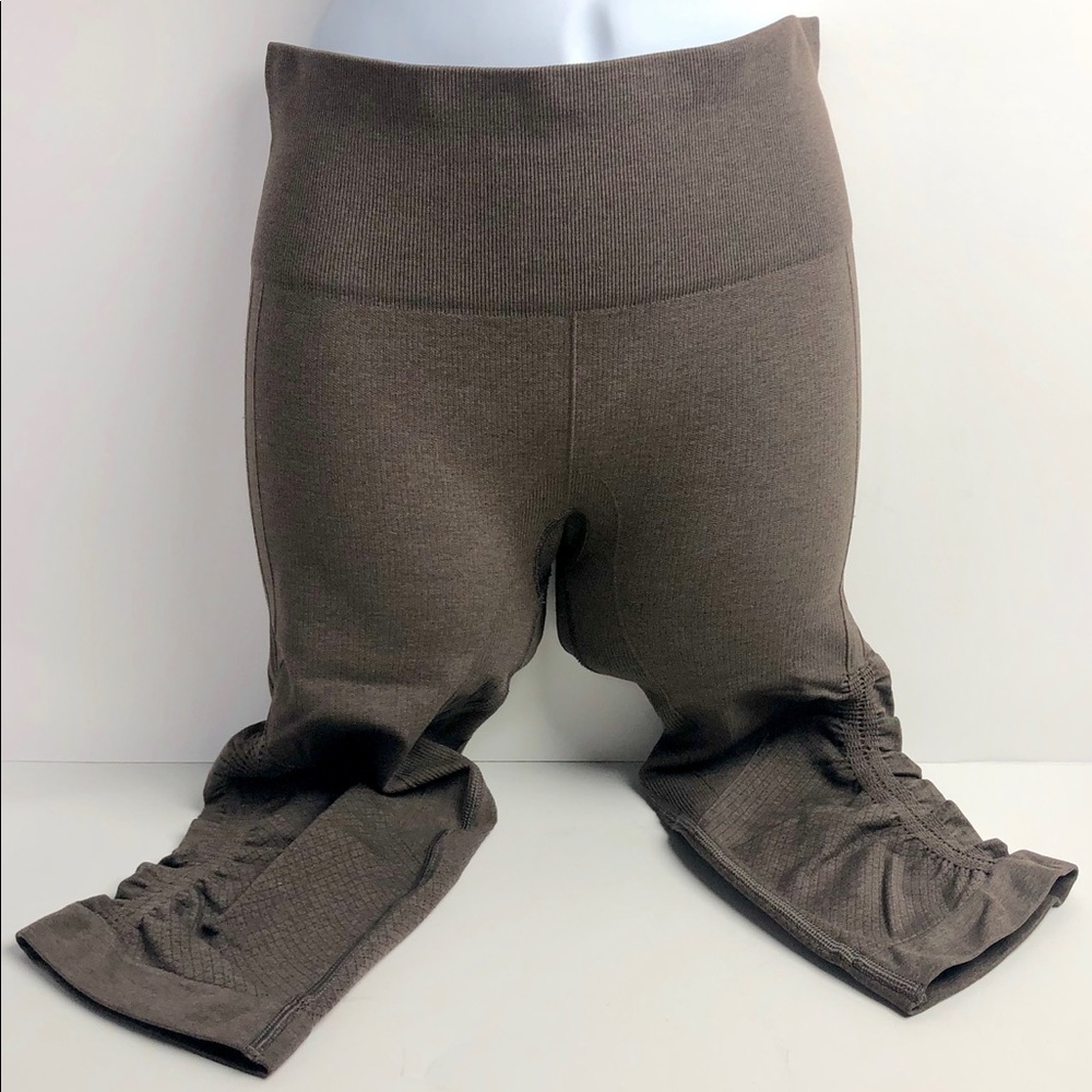 BROWN LULU LEMON 3/4 LEGGINGS